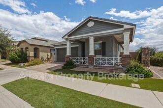 Building Photo - 2747 S Wildrose