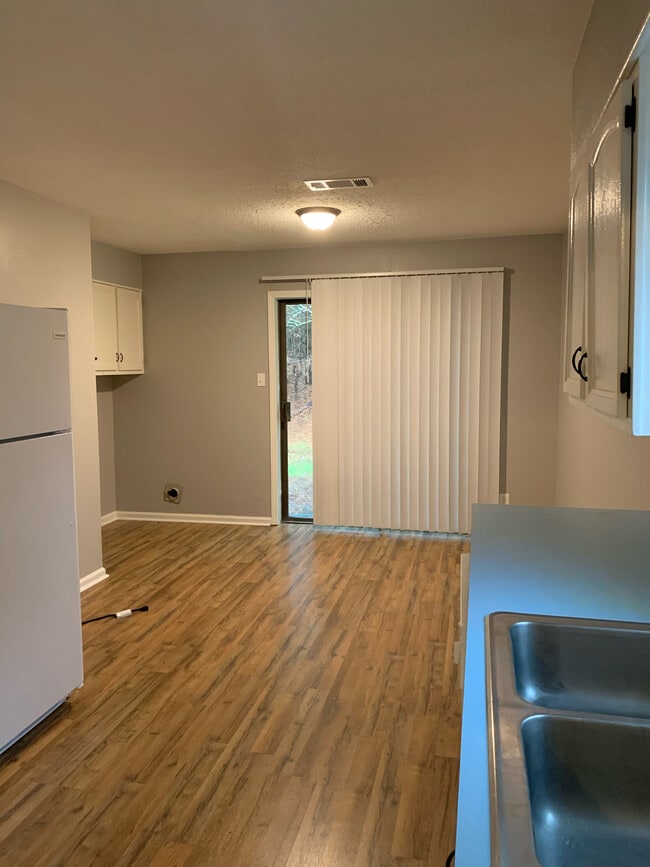 Building Photo - 3004 Zachry Ave