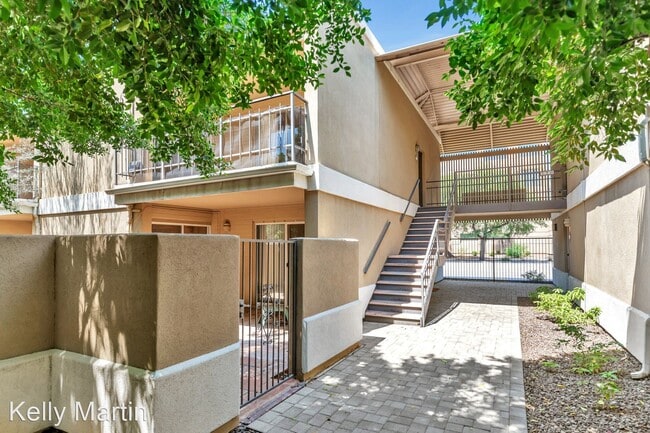 Building Photo - 2 br, 2 bath House - 2233 E Highland Ave 219