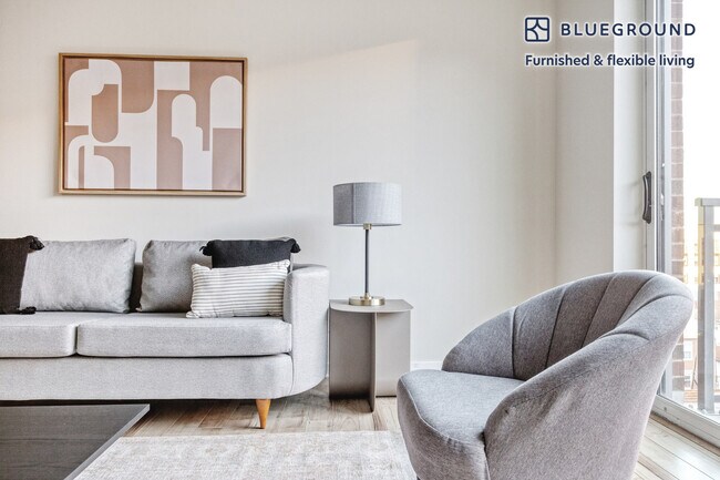 Foto del edificio - 360 H St NE