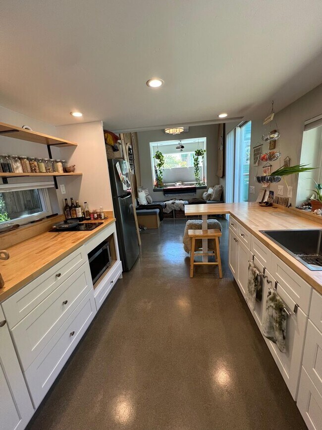 Foto del edificio - 1128 Buchon St