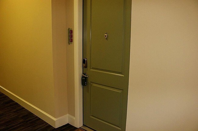 Foto del edificio - 300 St Joseph Pkwy