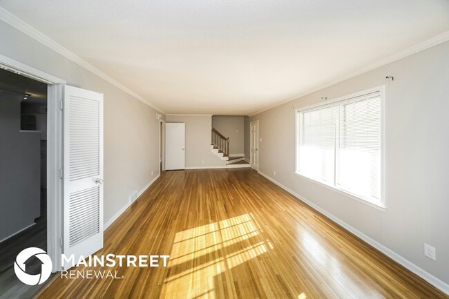 Building Photo - 4346 Gardenview Dr