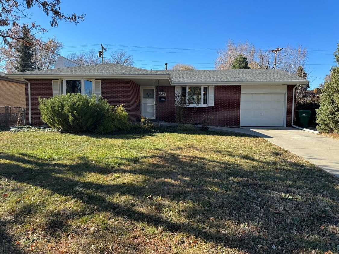 Private Lakewood Home - Private Lakewood Home