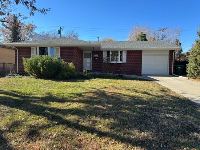 Private Lakewood Home - Private Lakewood Home