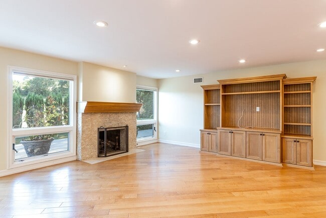 Foto del edificio - Spacious single level Home with A/C on the Golf Course!