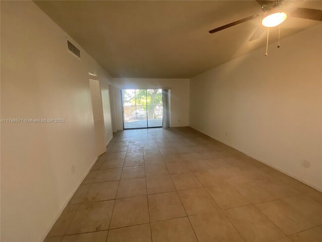 Foto del edificio - 3410 Foxcroft Rd