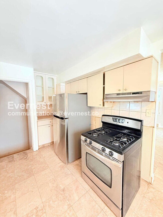 Foto del edificio - 3 Bed/2 Bath Home with Fenced Yard / Pet-Friendly / Vouchers Accepted / Available Now!