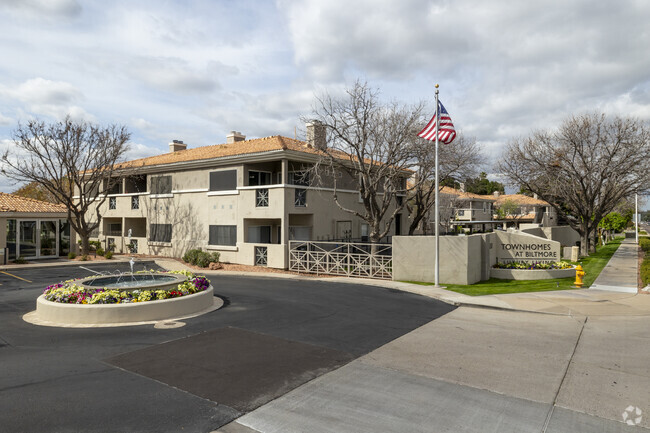 Entrada - Townhomes at Biltmore