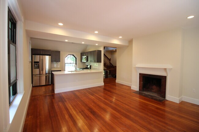 Building Photo - 64 Beech Glen St