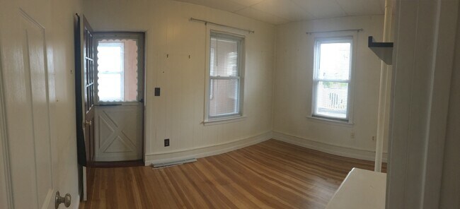 Building Photo - 44 Hamilton Rd