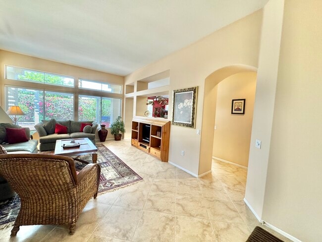 Foto del edificio - 78376 Moongold Rd