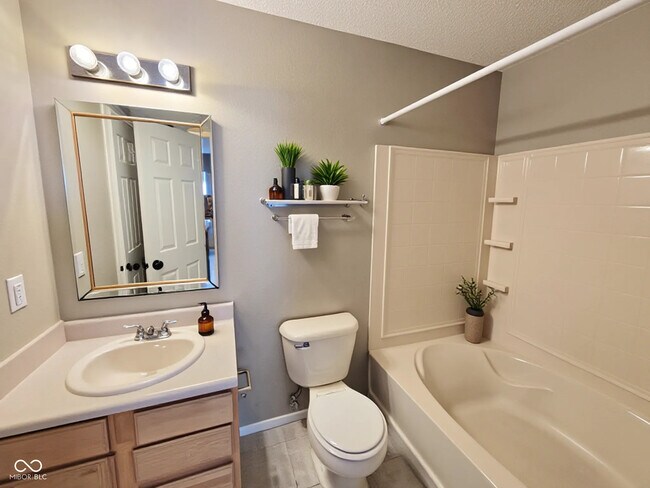 Foto del edificio - 3415 Spring Wind Ln