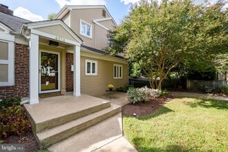 Building Photo - 4614 ROXBURY Dr