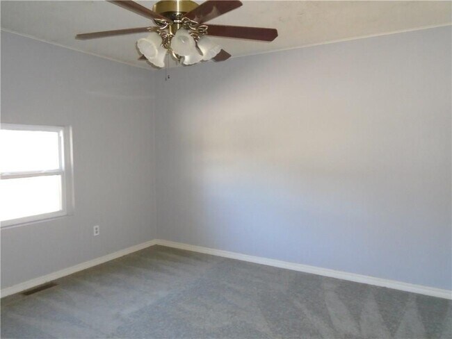 Building Photo - 1379 Elm Springs Rd