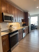 Building Photo - 400 W Broadway