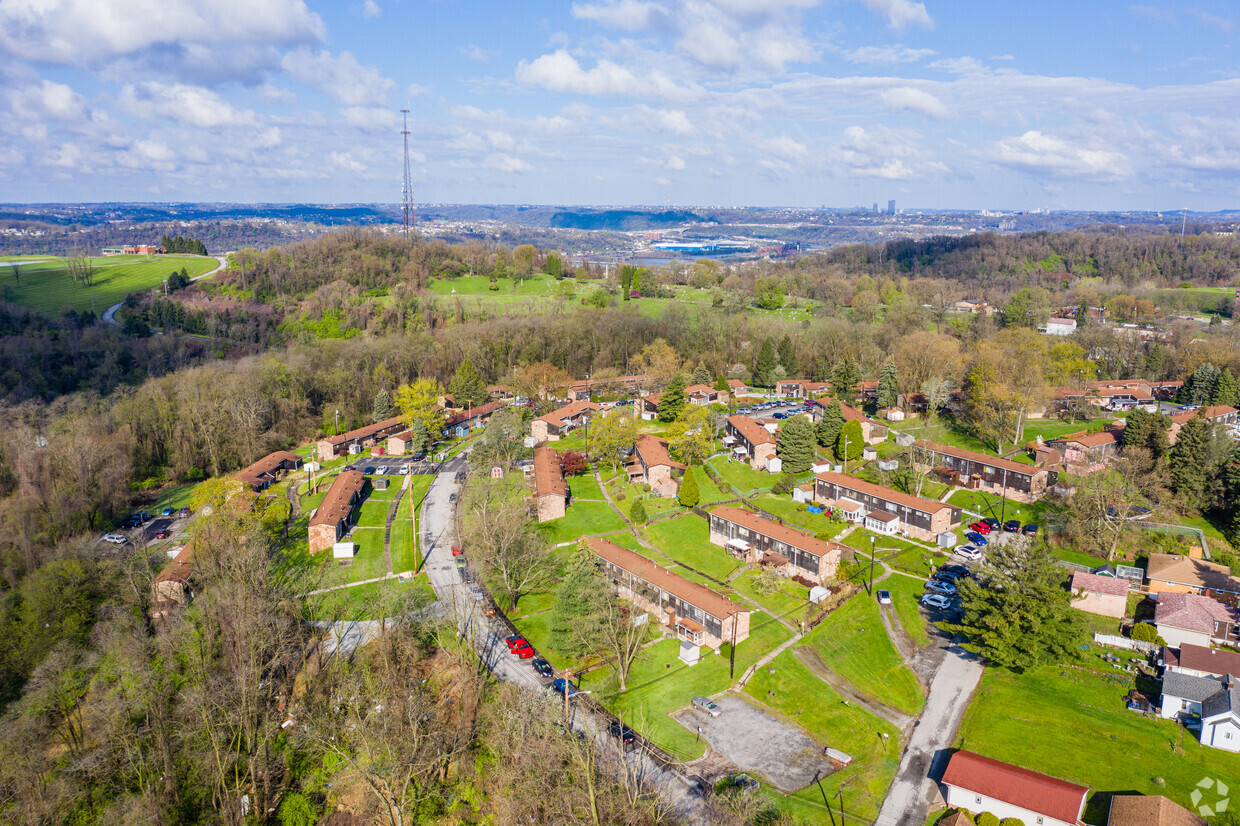 Aerial Photo - North Braddock