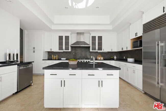 Foto del edificio - 1939 Stradella Rd