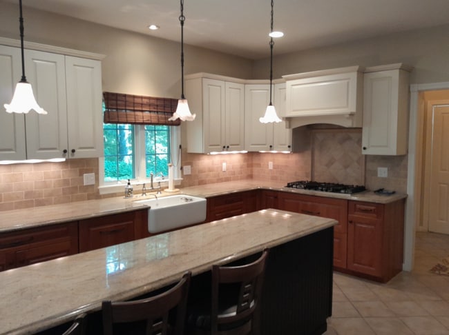 Building Photo - 373 Littlefield Ln