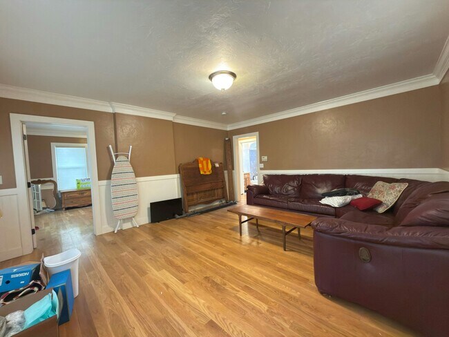 Foto del edificio - 240 S Main St