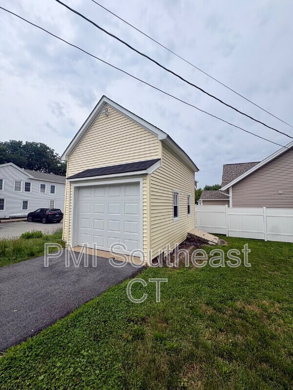 Foto del edificio - 12 Fort Hill Rd