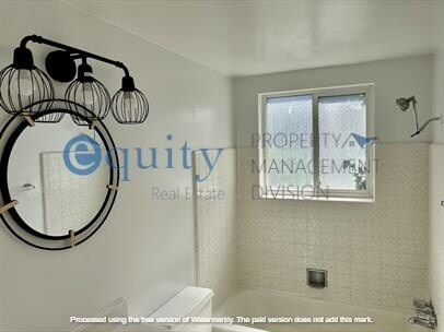 Foto del edificio - 549 Stringham Ave