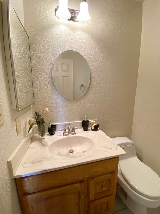 Building Photo - Spacious 2 story home in Hercules