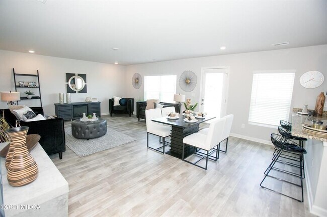 Foto del edificio - 178 Goodall Woods Dr