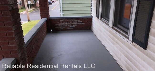 Building Photo - 2 br, 1.5 bath House - 703 North D Street,