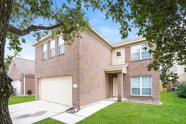 Foto del edificio - 14815 Hillside Woods Ct