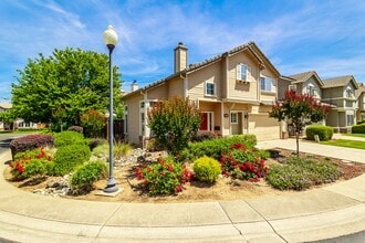 Building Photo - 131 Royalton Cir