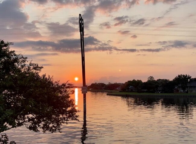 Building Photo - 221 Capetown St