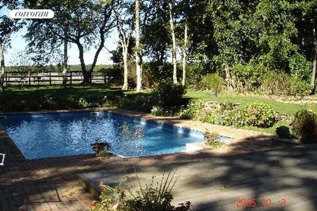 Building Photo - 217 Water Mill Towd Rd