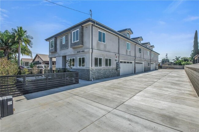 Building Photo - 3920 W 108th St