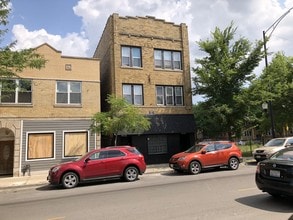 Building Photo - 4876 W Armitage Ave
