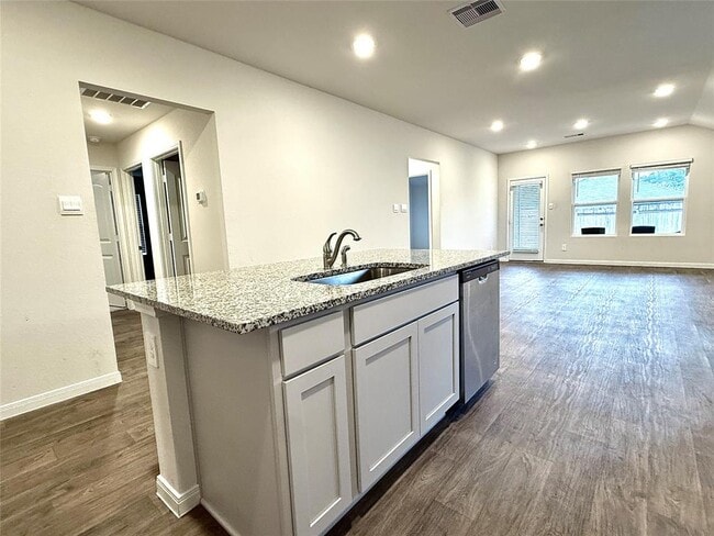 Building Photo - 1305 Middleton Grv