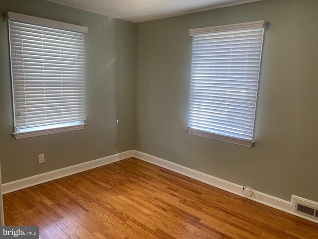 Foto del edificio - 4 Main Ave