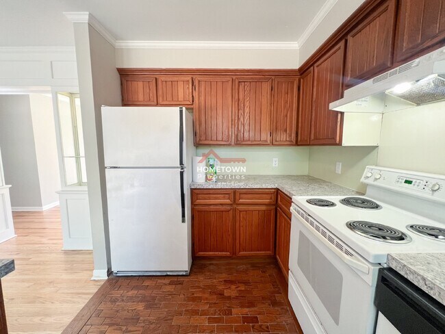 Foto del edificio - 3730 Forest Glen Dr