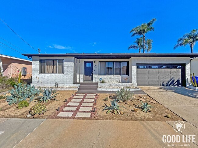 Building Photo - Beautiful 3B 2BA Home w/ Pool, Spa, and AC!