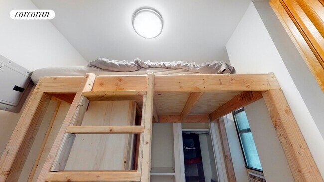 Foto del edificio - 216 W 100th St