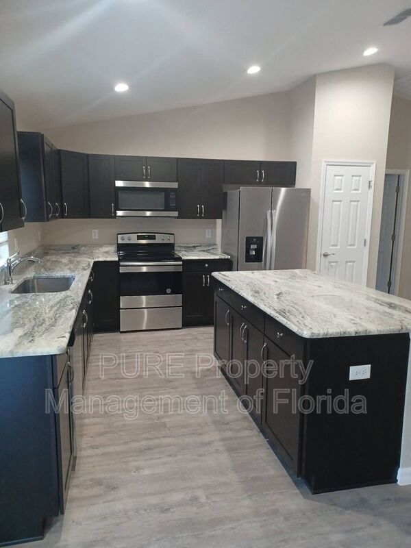 Foto del edificio - 16671 SW 21st Avenue Rd