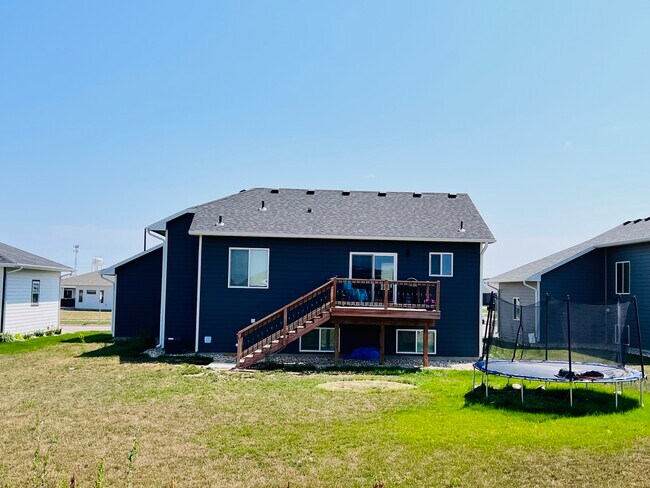 Building Photo - 120 Fiechtner Dr