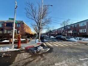 Building Photo - 61-60 69th Ln