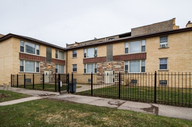 Building Photo - 8001 S Wood St
