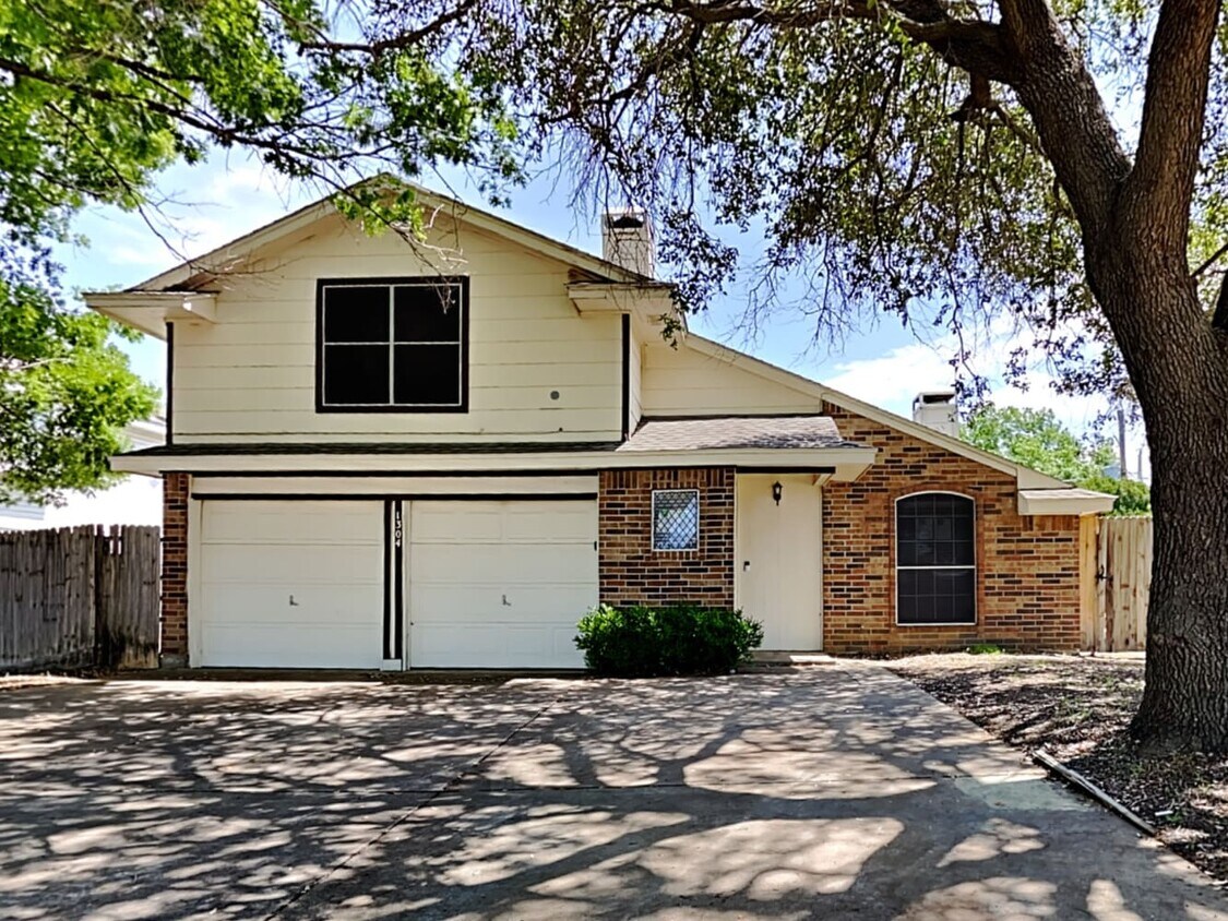 Primary Photo - 1304 Brookmeadow Ct