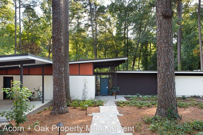 Foto del edificio - 4 br, 3 bath House - 2429 Wrightwood Ave