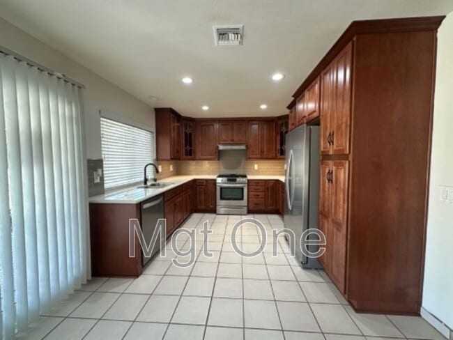 Photo - 23672 Suncrest Avenue House