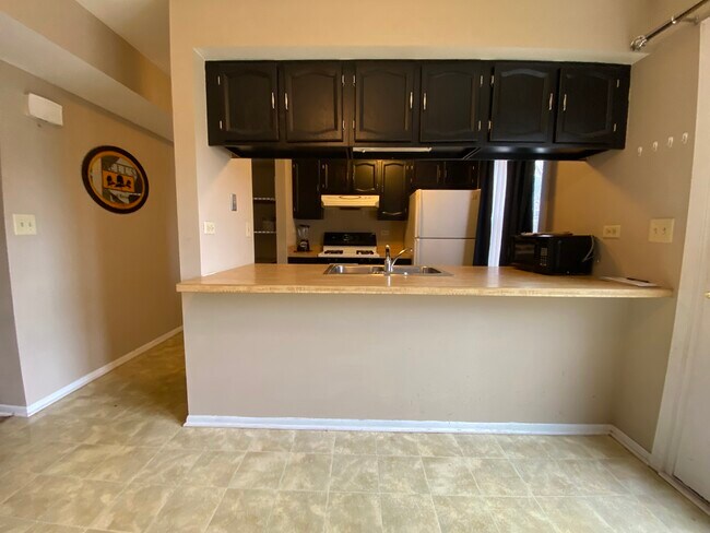 Kitchen - 61 Gates St