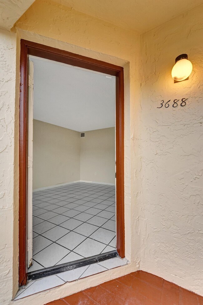 Foto del edificio - 3688 SW 59th Ave