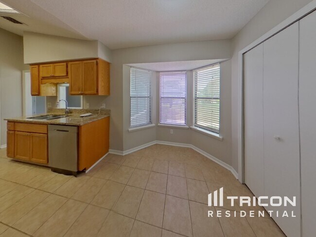 Foto del edificio - 6466 Diamond Leaf Ct N